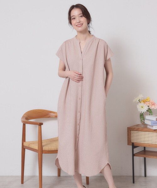 ITS'DEMO（イッツデモ）の「【洗濯機OK／洗濯後しわになりにくい】カットサッカー前開きワンピース（ワンピース・レディース・ベージュ/ネイビー/オレンジ/サックスブルー・00）」の2枚目の写真