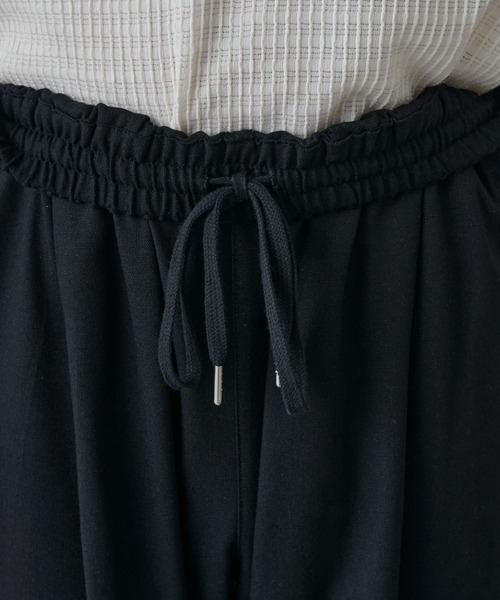 COLONY 2139（コロニートゥーワンスリーナイン）の「ドレープリネンイージースラックス（スラックス・メンズ・ブラック/ベージュ・LARGE/MEDIUM）」の16枚目の写真