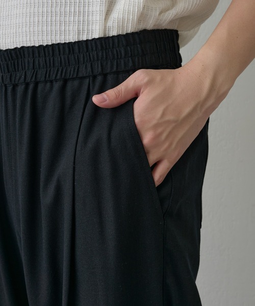 COLONY 2139（コロニートゥーワンスリーナイン）の「ドレープリネンイージースラックス（スラックス・メンズ・ブラック/ベージュ・LARGE/MEDIUM）」の17枚目の写真