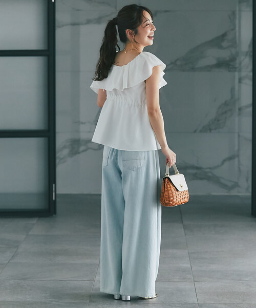 La boutique BonBon(ラブティックボンボン)の「【最強モテブラウス】アシメラッフルキャミブラウス(シャツ/ブラウス・レディース・グレイッシュベージュ/ホワイト/ブルー系その他・FREE)」の10枚目の写真