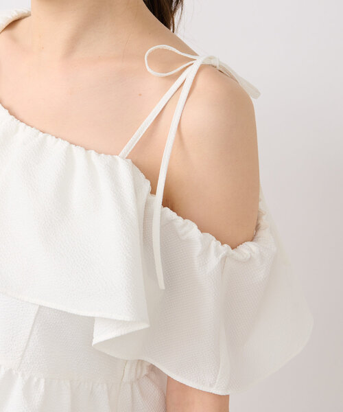 La boutique BonBon(ラブティックボンボン)の「【最強モテブラウス】アシメラッフルキャミブラウス(シャツ/ブラウス・レディース・グレイッシュベージュ/ホワイト/ブルー系その他・FREE)」の5枚目の写真