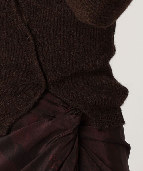 JACQUEMUS(ジャックムス)の「JACQUEMUS LA MAILLE PAU アシンメトリーニット(ニット/セーター・レディース・ライトベージュ/ダークブラウン・34)」の7枚目の写真