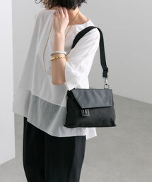 ear PAPILLONNER イア パピヨネ　ショルダーバッグ　ブラック ear PAPILLONNER/イアパピヨネ】 ショルダーバッグ レザー ブラック