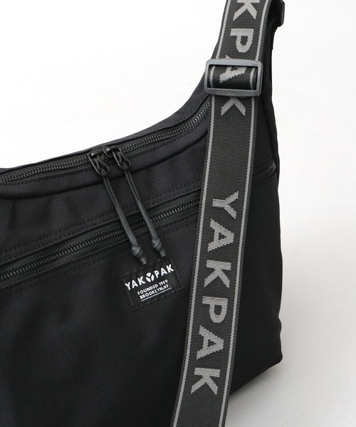 YAKPAK(ヤックパック)の「広マチ ムーンショルダーバッグ ロゴジャガードテープ(ショルダーバッグ・メンズ・ブラック・FREE)」の10枚目の写真