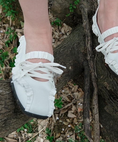 【Rockfish×MINJUKIMコラボ】BLISS RUFFLE SNEAKERS【未入荷】 X MINJUKIM] BLISS RUFFLE SNEAKERS（スニーカー）｜ROCKFISH
