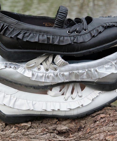 X MINJUKIM] BLISS RUFFLE SNEAKERS（スニーカー）｜ROCKFISH