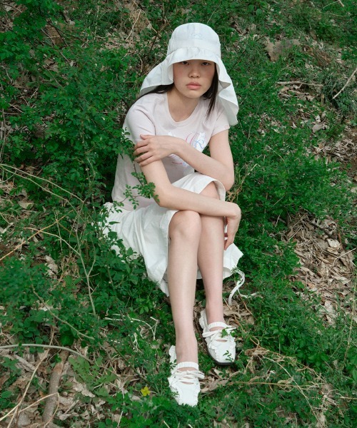 ROCKFISH WEATHERWEAR（ロックフィッシュウェザーウェア）の「[X MINJUKIM] BLISS RUFFLE SNEAKERS（バレエシューズ・レディース・ブラック/シルバー/アイボリー・24.5cm/24.0cm/23.5cm/23.0cm/25.0cm）」の6枚目の写真