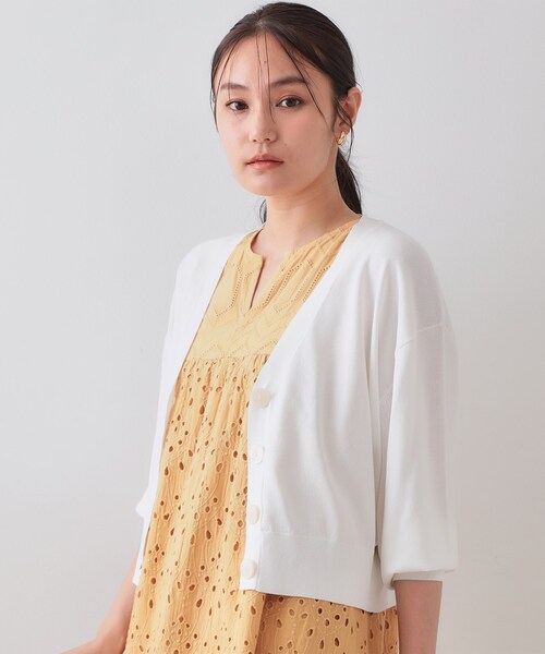 OPAQUE.CLIP(オペークドットクリップ)の「UV Vネックニットカーディガン【接触冷感/洗濯機洗い可/抗ピル】(カーディガン/ボレロ・レディース・ブラック/ブラウン系その他/レッド系1/ホワイト・00)」の21枚目の写真