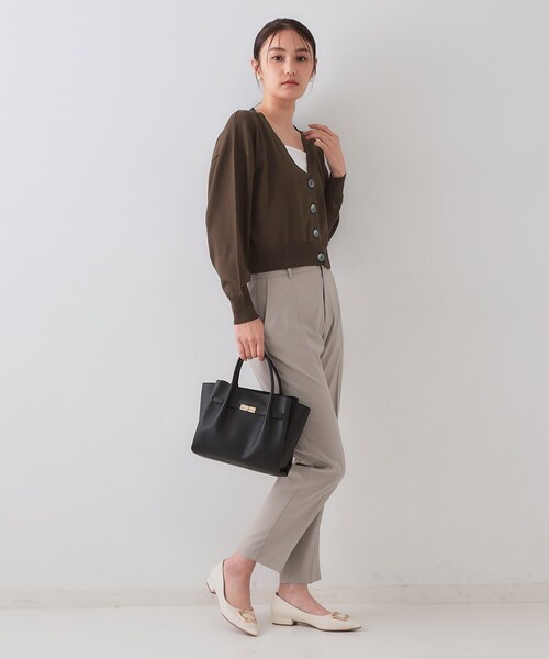 OPAQUE.CLIP(オペークドットクリップ)の「UV Vネックニットカーディガン【接触冷感/洗濯機洗い可/抗ピル】(カーディガン/ボレロ・レディース・ブラック/ブラウン系その他/レッド系1/ホワイト・00)」の8枚目の写真