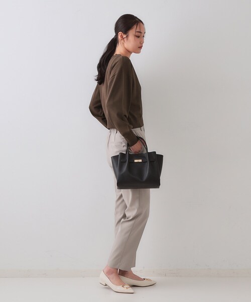 OPAQUE.CLIP(オペークドットクリップ)の「UV Vネックニットカーディガン【接触冷感/洗濯機洗い可/抗ピル】(カーディガン/ボレロ・レディース・ブラック/ブラウン系その他/レッド系1/ホワイト・00)」の9枚目の写真