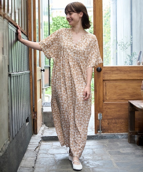 petit main（プティマイン）の「【リンク】総柄シャーリングワンピース(キッズ)（ワンピース・キッズ・ライトベージュ/ブルー・90cm/120cm/80ｃｍ/130cm/110cm/100cm）」の15枚目の写真