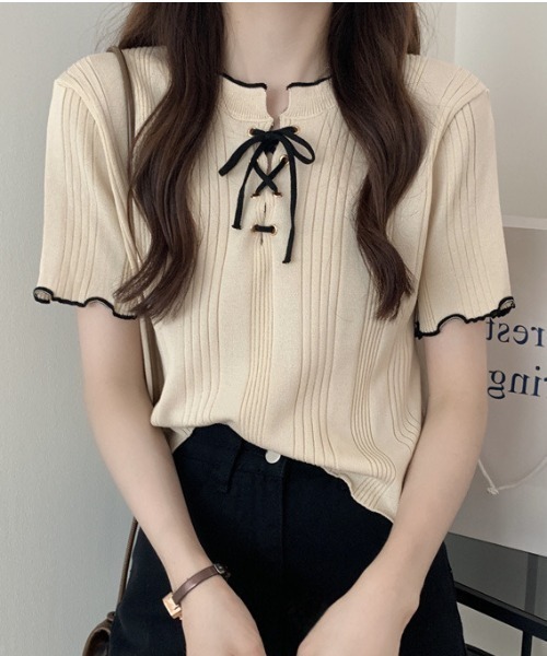 onum(オヌム)の「レースアップリボン×配色メローリブニットトップス/メロウレースアップトップス(Tシャツ/カットソー・レディース・イエロー/ホワイト/ベージュ系/クリアレッド/ブルー/ブラック・FREE)」の3枚目の写真