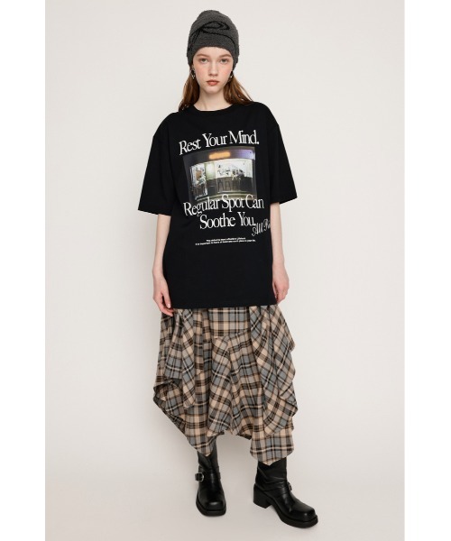 SLY（スライ）の「PHOTO LOGO 2SIZE T/SH フォト ロゴ ツーサイズ ティーシャツ 半袖 夏服（Tシャツ/カットソー・レディース・ブラック/杢グレー/ホワイト/ブラウン/ピンク・1/2）」の8枚目の写真