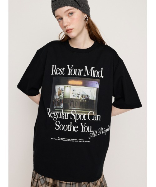 SLY（スライ）の「PHOTO LOGO 2SIZE T/SH フォト ロゴ ツーサイズ ティーシャツ 半袖 夏服（Tシャツ/カットソー・レディース・ブラック/杢グレー/ホワイト/ブラウン/ピンク・1/2）」の9枚目の写真