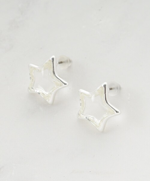 SHOO・LA・RUE（シューラルー）の「【チタンポスト】クリア星ピアス（ピアス（両耳用）・レディース・ブラック/ゴールド/シルバー・00）」の3枚目の写真