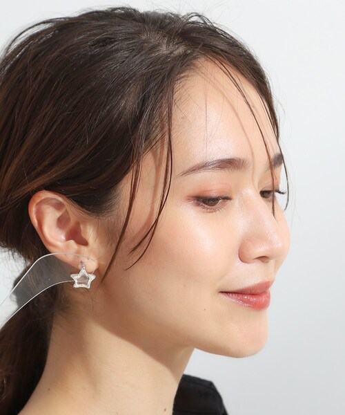 SHOO・LA・RUE（シューラルー）の「【チタンポスト】クリア星ピアス（ピアス（両耳用）・レディース・ブラック/ゴールド/シルバー・00）」の8枚目の写真