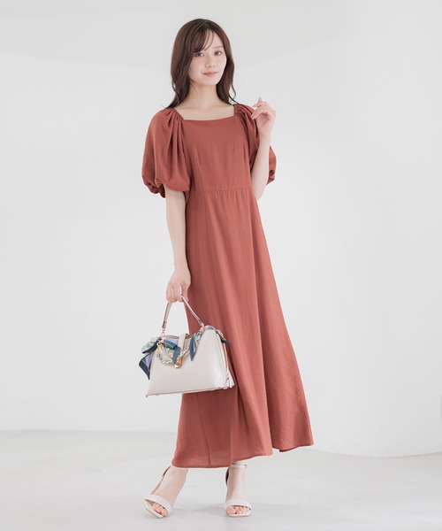 Andemiu(アンデミュウ)の「2WAYパフスリーブワンピース581664(ワンピース・レディース・ブラック/モカ/レンガ・FREE)」の1枚目の写真