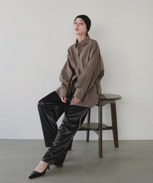 LIAN（リアン）の「サテンラインイージーパンツ（スラックス・レディース・アイボリー/ブラック/グレイッシュベージュ/ブラウン・FREE）」の5枚目の写真