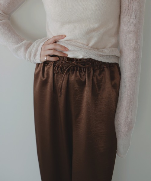 LIAN（リアン）の「サテンラインイージーパンツ（スラックス・レディース・アイボリー/ブラック/グレイッシュベージュ/ブラウン・FREE）」の16枚目の写真