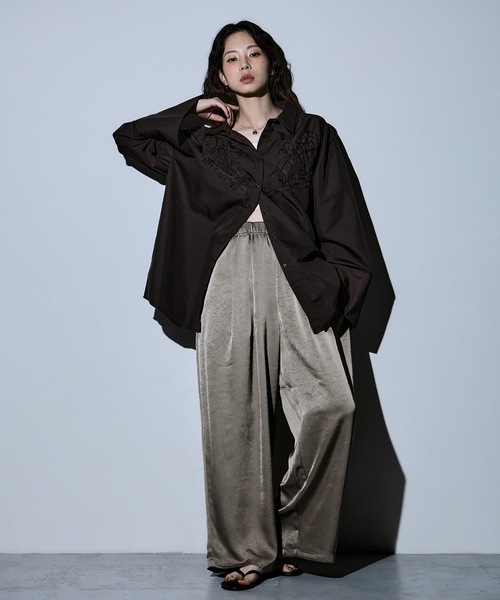 etoll.（エトル）の「ワッシャーサテンタックワイドパンツ（その他パンツ・レディース・グレイッシュベージュ/ブラック・M）」の12枚目の写真