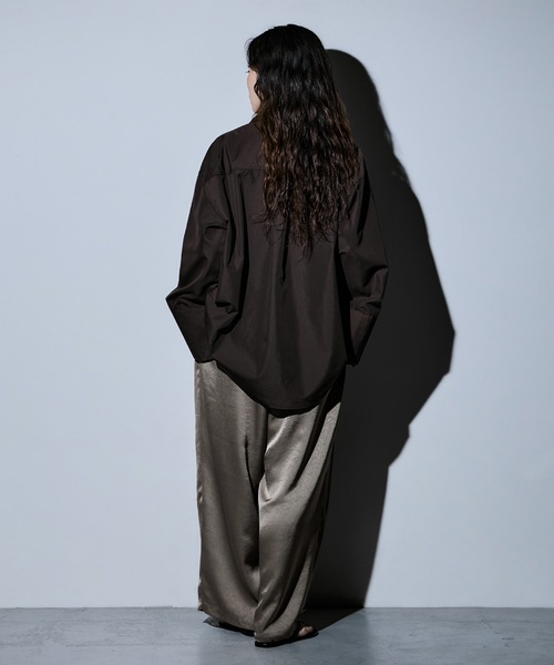 etoll.（エトル）の「ワッシャーサテンタックワイドパンツ（その他パンツ・レディース・グレイッシュベージュ/ブラック・M）」の17枚目の写真