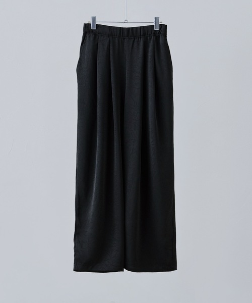 etoll.（エトル）の「ワッシャーサテンタックワイドパンツ（その他パンツ・レディース・グレイッシュベージュ/ブラック・M）」の19枚目の写真
