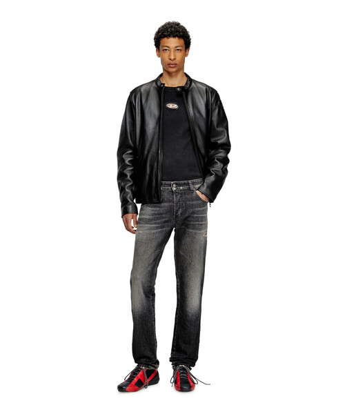 DIESEL(ディーゼル)の「メンズ スリムフィット ブラックデニムパンツ SLIM 1993 D-VYL L.30(デニムパンツ・メンズ・ブラック・36inch/34inch/30inch/32inch/28inch/26inch)」の4枚目の写真