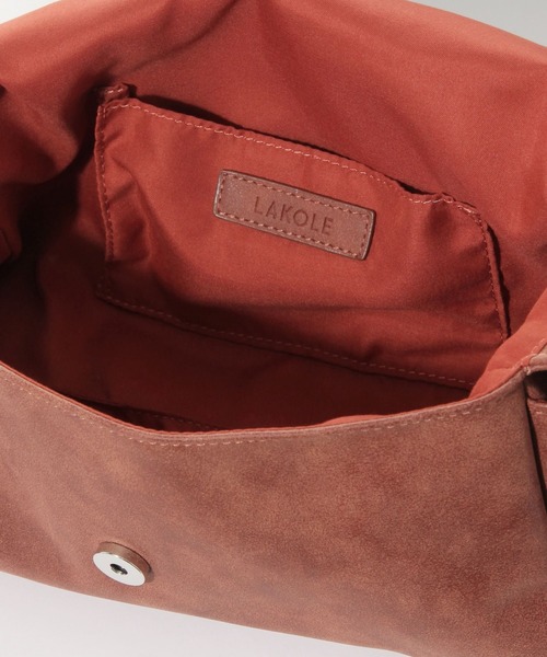 LAKOLE（ラコレ）の「レクタングルソフトショルダーバッグ / 577437（ショルダーバッグ・レディース・ブラック/キャメル/レッド・FREE）」の13枚目の写真
