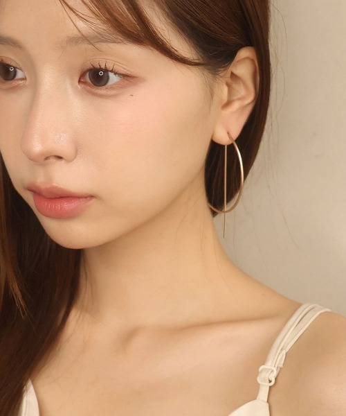 CEMONEMO(セモネモ)の「【金属アレルギー対応】ビッグ ハーフフープ バックキャッチ ピアス / silver925ポスト(ピアス(両耳用)・レディース・ゴールド/シルバー・FREE)」の5枚目の写真