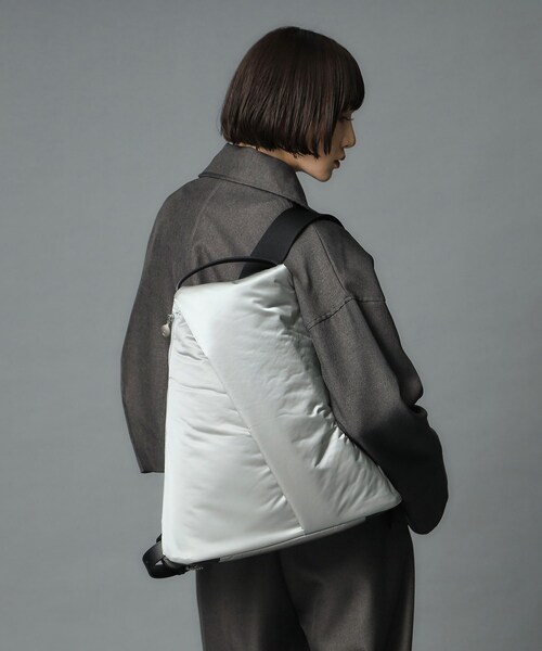 HIROKO HAYASHI(ヒロコハヤシ)の「ENORME(エノルメ)リュック(バックパック/リュック・レディース・グレー/ブラック・00)」の1枚目の写真