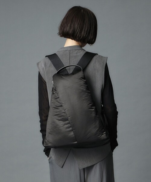 HIROKO HAYASHI(ヒロコハヤシ)の「ENORME(エノルメ)リュック(バックパック/リュック・レディース・グレー/ブラック・00)」の2枚目の写真