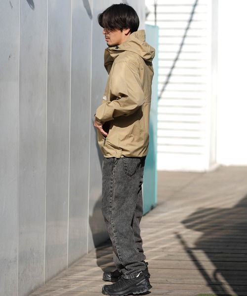 THE NORTH FACE（ザノースフェイス）の「THE NORTH FACE ザ・ノース・フェイス マウンテンパーカー COMPACT JACKET NP72530（マウンテンパーカー・メンズ・アイボリー/ブラック/ダークベージュ/グレー・S/M/L/XL/XXL）」の16枚目の写真