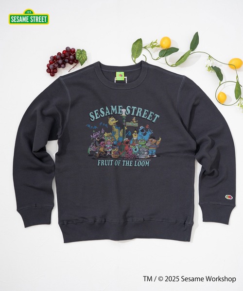 FRUIT OF THE LOOM(フルーツオブザルーム)の「【FRUIT OF THE LOOM】SESAME STREET×FTL ロングスリーブ甘編/セサミコラボ/プルオーバー(スウェット・メンズ・アイボリー/ブラック・S/L/M)」の2枚目の写真