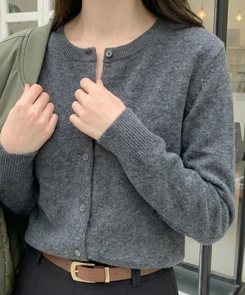 cammie(キャミー)の「シンプルニットカーディガン(カーディガン/ボレロ・レディース・ダークグレー/レッド/グレイッシュベージュ/ブラック・LARGE/MEDIUM)」の1枚目の写真
