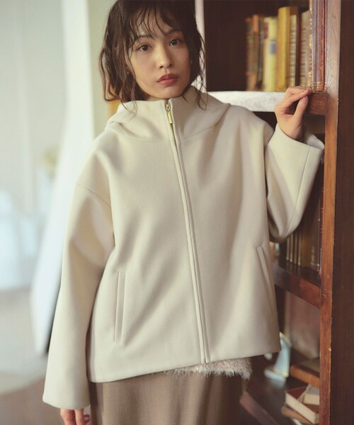 Feroux（フェルゥ）の「フード付きコクーンショート コート（その他アウター・レディース・ピンク系/アイボリー系/ブラック系・SMALL/MEDIUM）」の4枚目の写真
