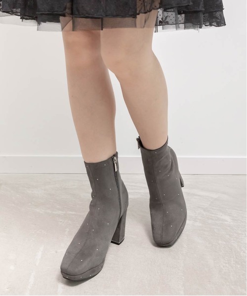 RANDA(ランダ)の「ストーンデザインストレッチショートブーツ(ブーツ・レディース・ブラック/グレイッシュベージュ/グレー・L/M/LL/S)」の21枚目の写真