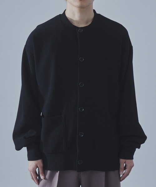 SLICK（スリック）の「【SLICK/スリック】Pleats Knit Crew Neck Cardigan/プリーツニットクルーネックカーディガン（カーディガン/ボレロ・メンズ・チャコールグレー/ブラック/ベージュ・3/2/1）」の8枚目の写真