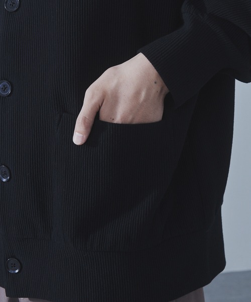 SLICK（スリック）の「【SLICK/スリック】Pleats Knit Crew Neck Cardigan/プリーツニットクルーネックカーディガン（カーディガン/ボレロ・メンズ・チャコールグレー/ブラック/ベージュ・3/2/1）」の15枚目の写真