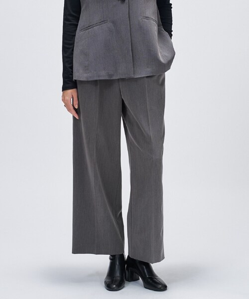 cloenc(クロエンス)の「【セットアップ/マシンウォッシュ】イージータックワイドパンツ(その他パンツ・レディース・ナチュラル/ダークグレー・02/03/01)」の1枚目の写真