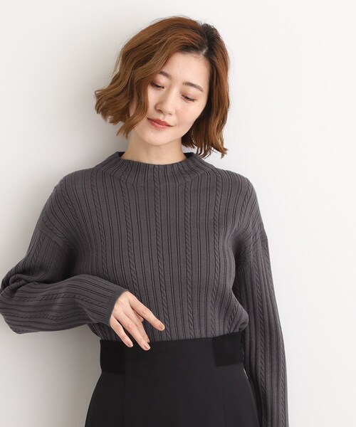 grove(グローブ)の「【毛玉軽減/洗える】クロップドミニケーブルニット(ニット/セーター・レディース・ライトグレー系9/グリーン/パープル/ネイビー/オフホワイト/チャコールグレー・02/03/01/04/05)」の3枚目の写真