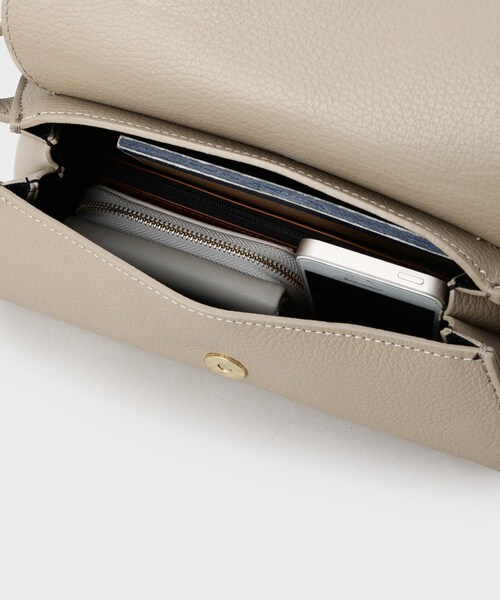GALLEST（ギャレスト）の「レザーフラップショルダーバッグ（ショルダーバッグ・レディース・ブラウン系その他/ベージュ・00）」の12枚目の写真
