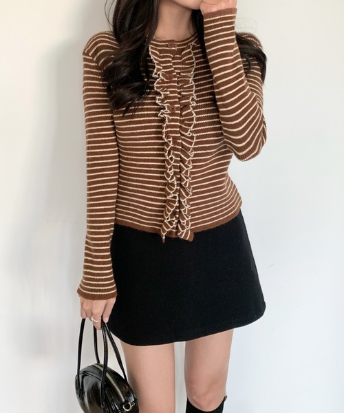 AsRiRe(アスリレイ)の「新色追加/25aw 配色ストライプフリルカーディガン(カーディガン/ボレロ・レディース・レッド/イエロー/ブラウン・M)」の2枚目の写真