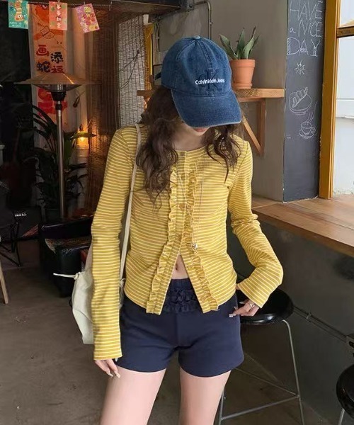 AsRiRe(アスリレイ)の「新色追加/25aw 配色ストライプフリルカーディガン(カーディガン/ボレロ・レディース・レッド/イエロー/ブラウン・M)」の4枚目の写真