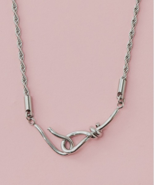 Su1.（スイ）の「【Su1.】【金属アレルギー対応】【ステンレス】ツイストチェーンフックネックレス（ネックレス・レディース・ゴールド/シルバー・FREE）」の8枚目の写真