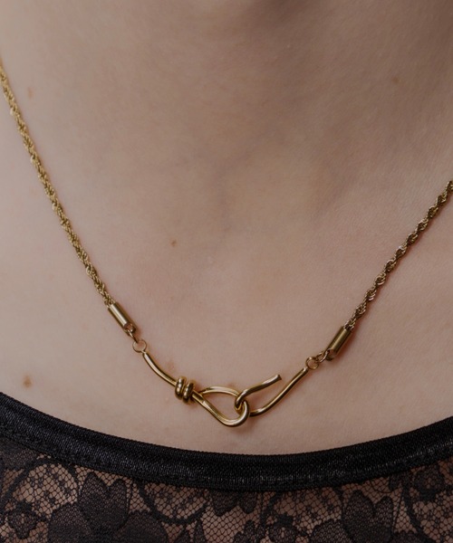 Su1.（スイ）の「【Su1.】【金属アレルギー対応】【ステンレス】ツイストチェーンフックネックレス（ネックレス・レディース・ゴールド/シルバー・FREE）」の14枚目の写真