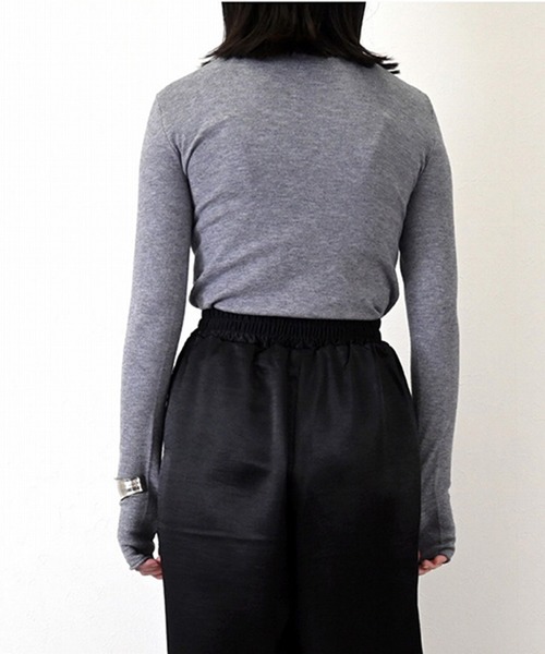 STYLEBLOCK（スタイルブロック）の「ニットフィンガーホールタートルネックプルオーバー（ニット/セーター・レディース・マスタード/オレンジ/パープル/ピンク/オフホワイト/ブルー/グレー/ブラック・M）」の13枚目の写真