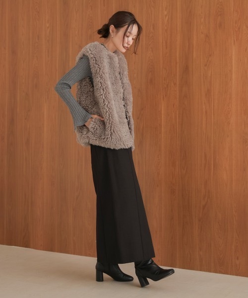 Bab（バブ）の「シープライクファーベスト（ベスト・レディース・モカ/アイボリー/ベージュ・FREE）」の12枚目の写真