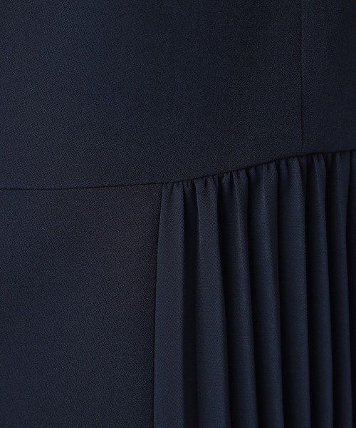 GALLORIA（ギャローリア）の「脇プリーツ切替ワンピース（ワンピース・レディース・モカ/ネイビー・S/M/L/LL）」の6枚目の写真