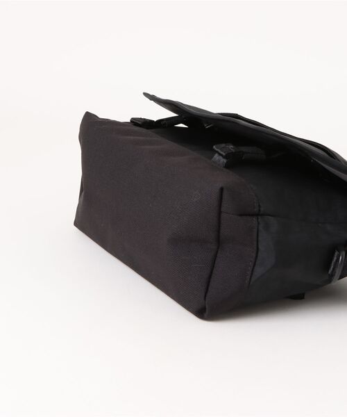 CHROME（クローム）の「CHROME/クローム　COURIER FLAP MSNGR 6L（メッセンジャーバッグ・メンズ・ブラック・FREE）」の2枚目の写真