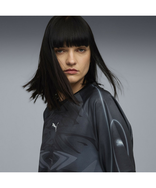 PUMA（プーマ）の「PUMA プーマ ユニセックス プーマテック-X AOP リラックスド フットボール 半（Tシャツ/カットソー・メンズ・ブラック/レッド系その他2/ブルー系その他2・LARGE/MEDIUM/XX-LARGE/X-LARGE/SMALL）」の13枚目の写真